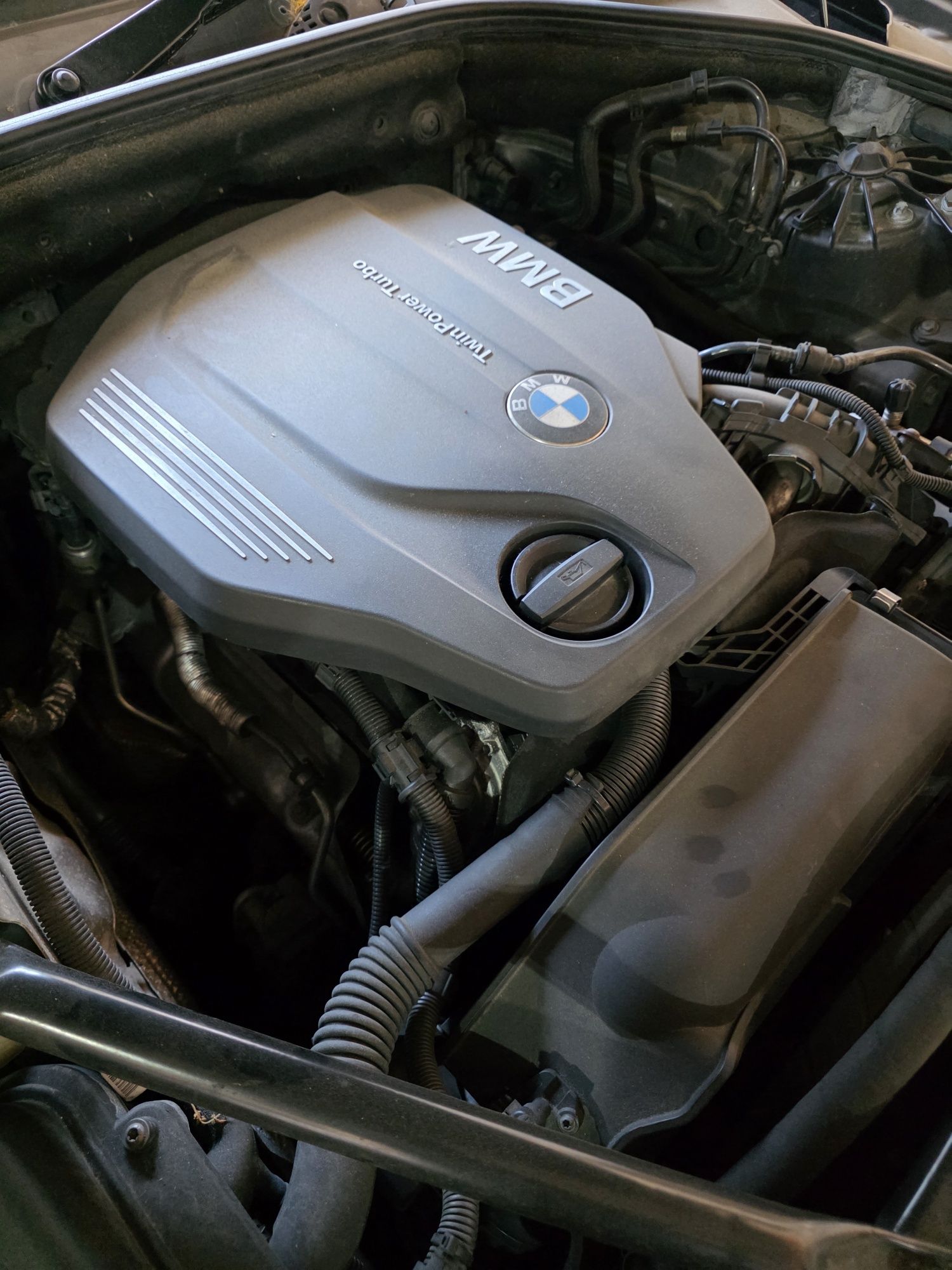 Dezmembrez bmw f10 lci b47