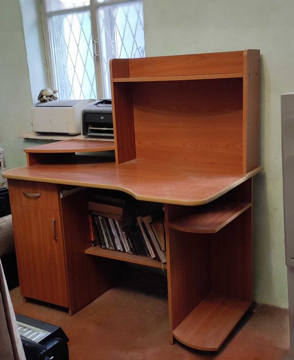 Б/у письменный стол
