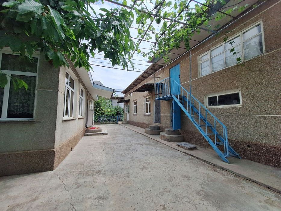 Продается  2 жилых дома на участке из 6 соток