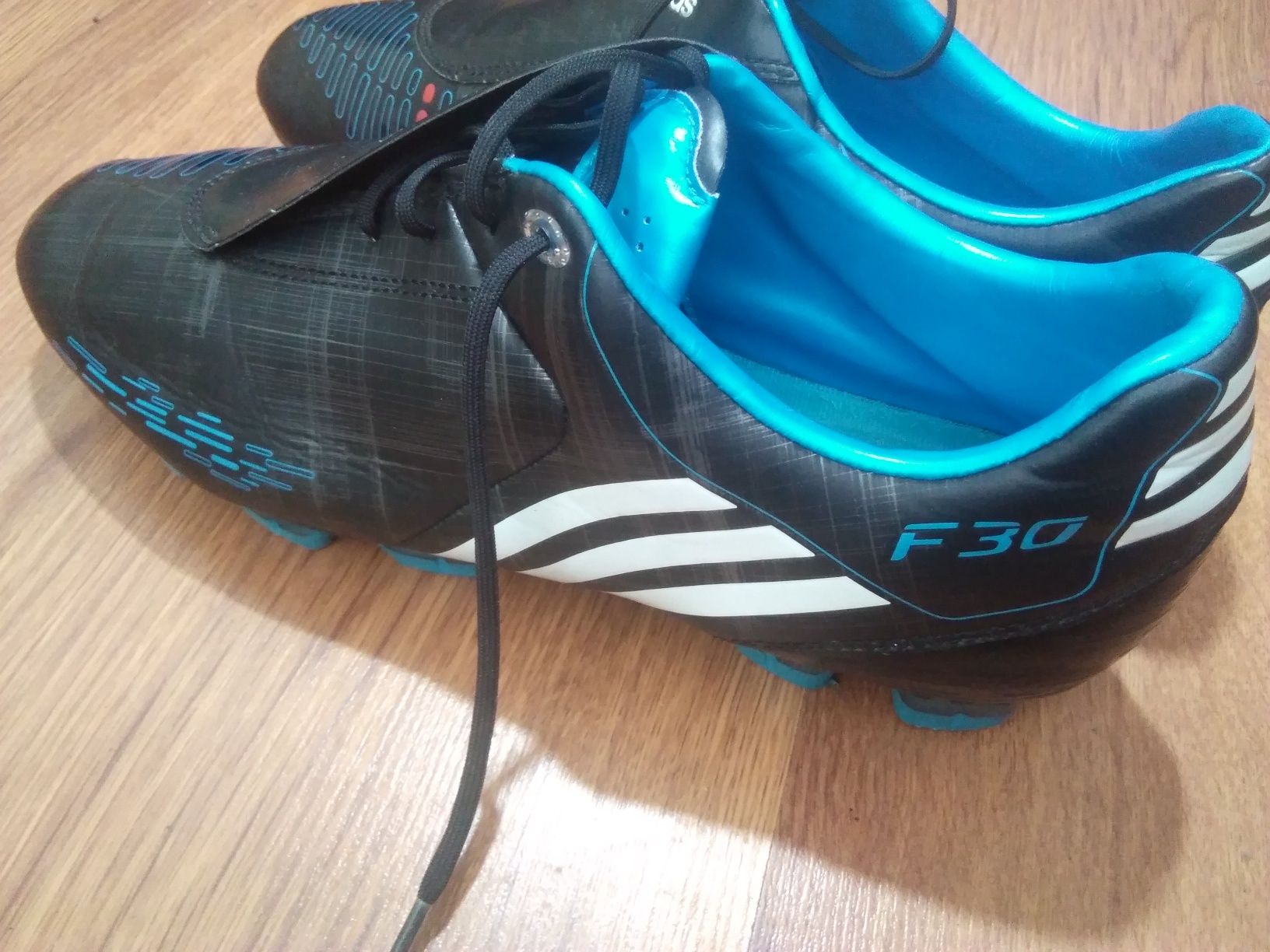 Футболни обувки Adidas F30 Ном. 44 2/3  и  стоножки Ном. 36 2/3