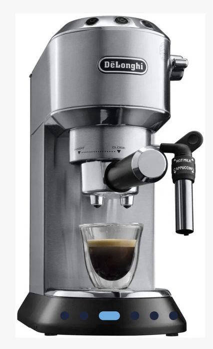 Kofe mashina sotiladi Delonghi yengi