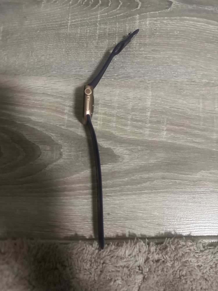 Продам Apple watch series 5