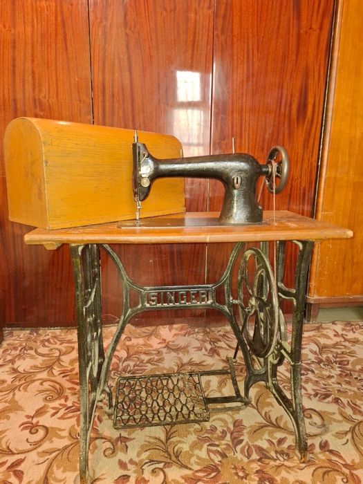 Продам швейную машину SINGER