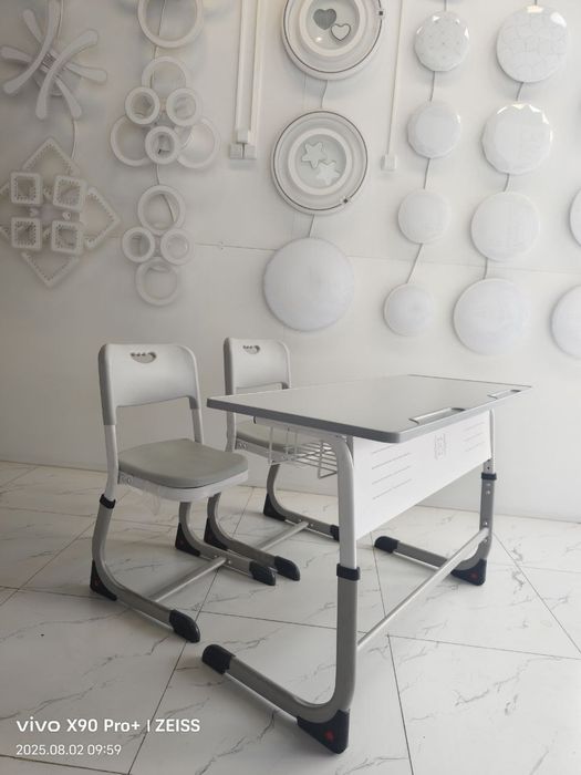 Парта купить уральск. Парты. Парта со стульями. Стол и стулья