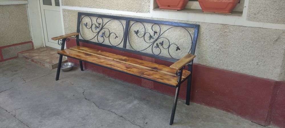 Banca de grădină din fier forjat și lemn