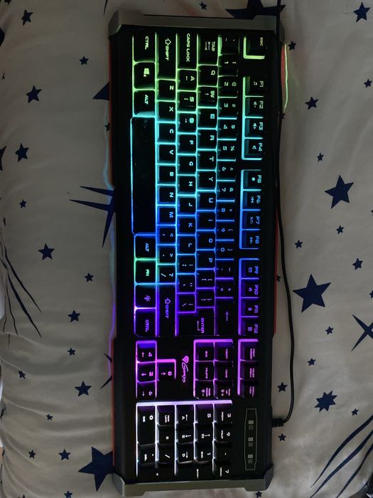 Vand tastatura pc/laptop ,pret NEGOCIABIL !
