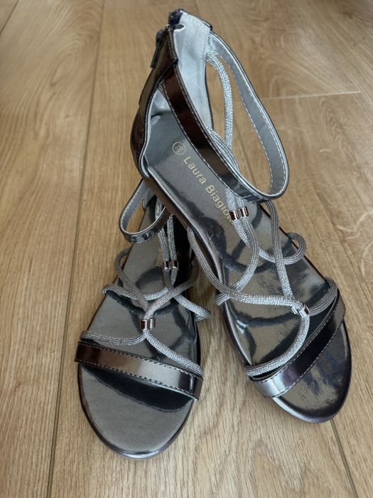 Сандали сребристи Laura Biagioti, номер 38