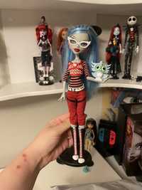 Ghoulia monster high papusa