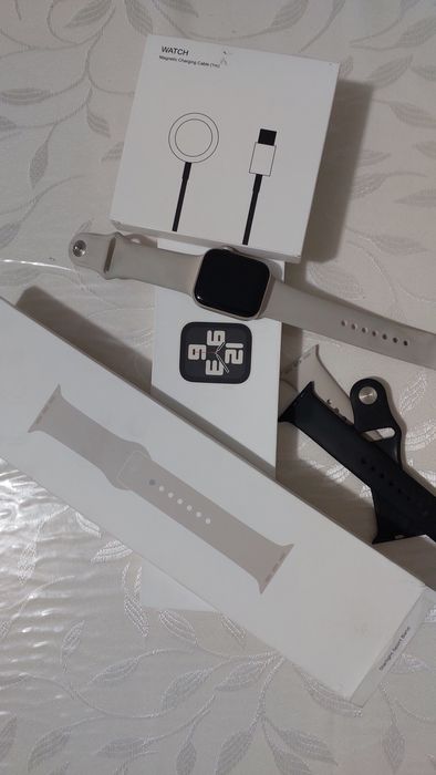 Apple watch SE часы