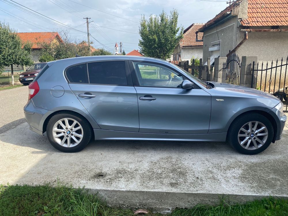 BMW seria 1 din 2005 Benzina