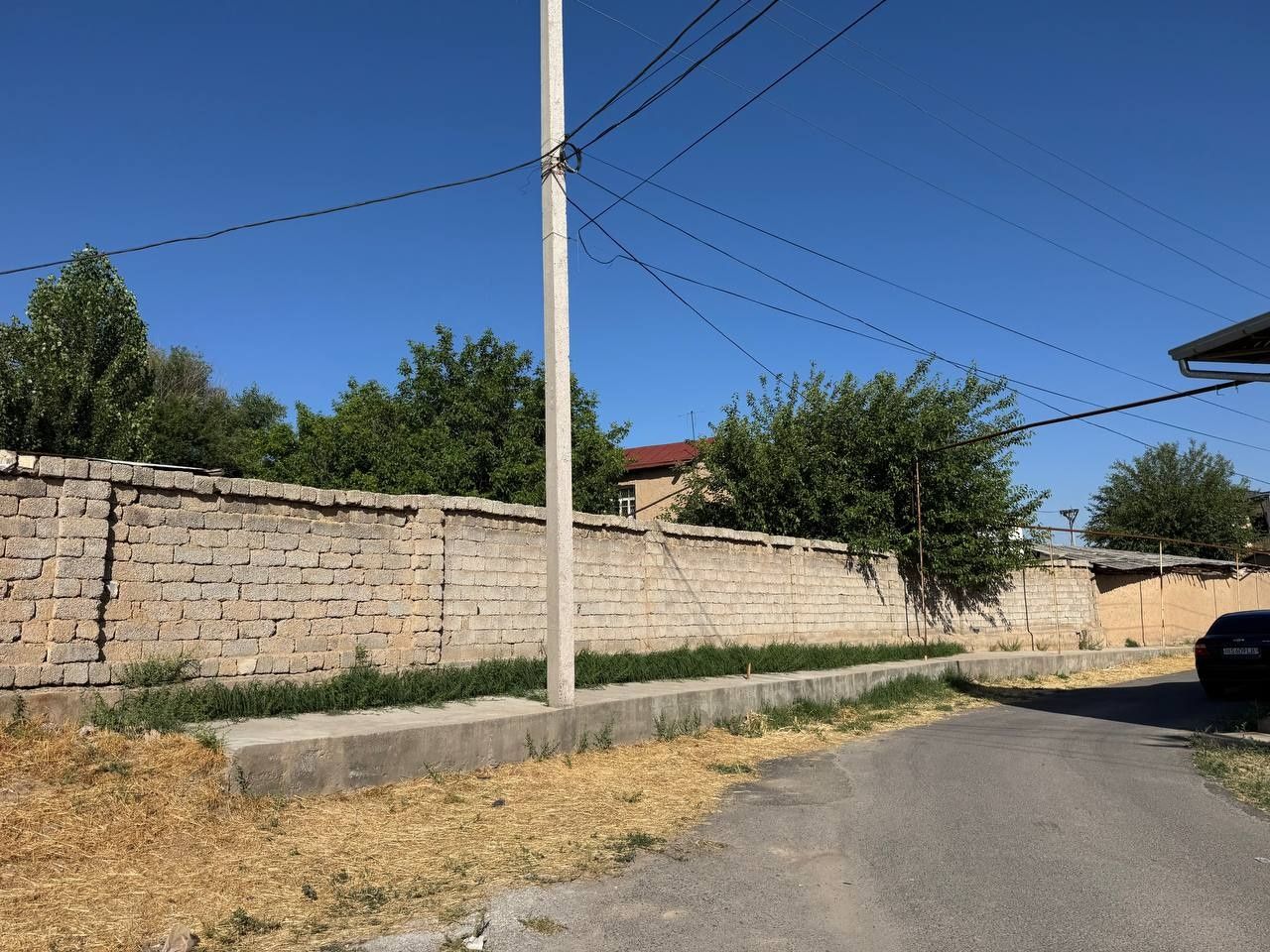 Srochna yer sotiladi