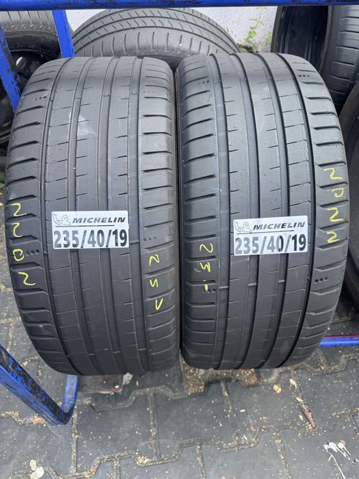 235/40/19 michelin