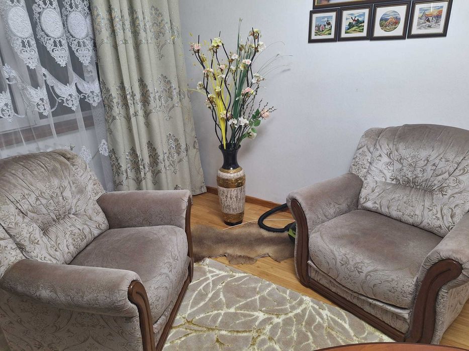 Canapea cu 2 fotolii