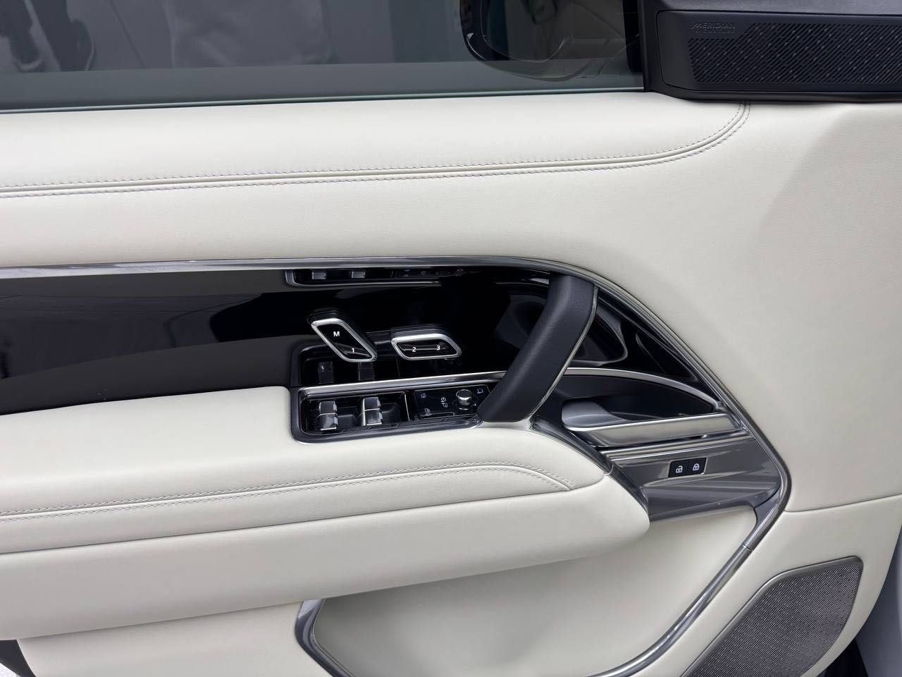 Продается Range Rover Vogue P460 plug in hybrid