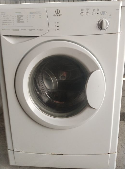 Продам машинку автомат в хорошем состоянии Indesit