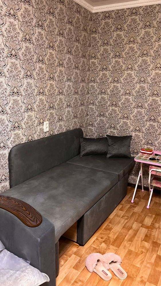 Продам диванчик раздвижной