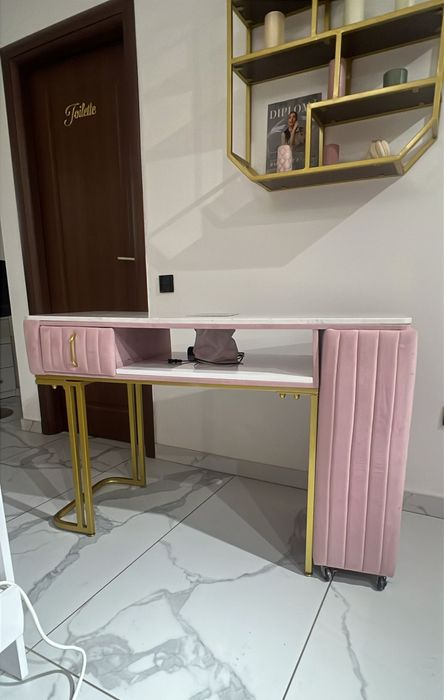 Masa pentru manichiura