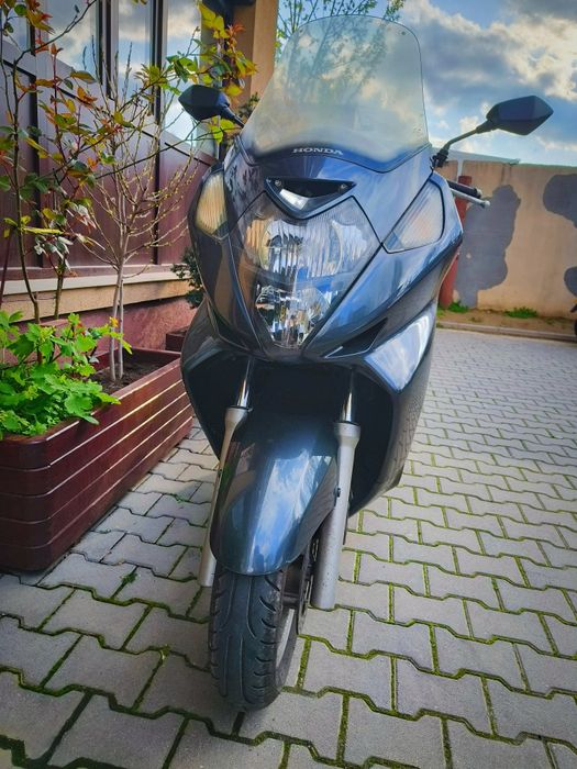 Honda Silverwing 600 maxi scooter