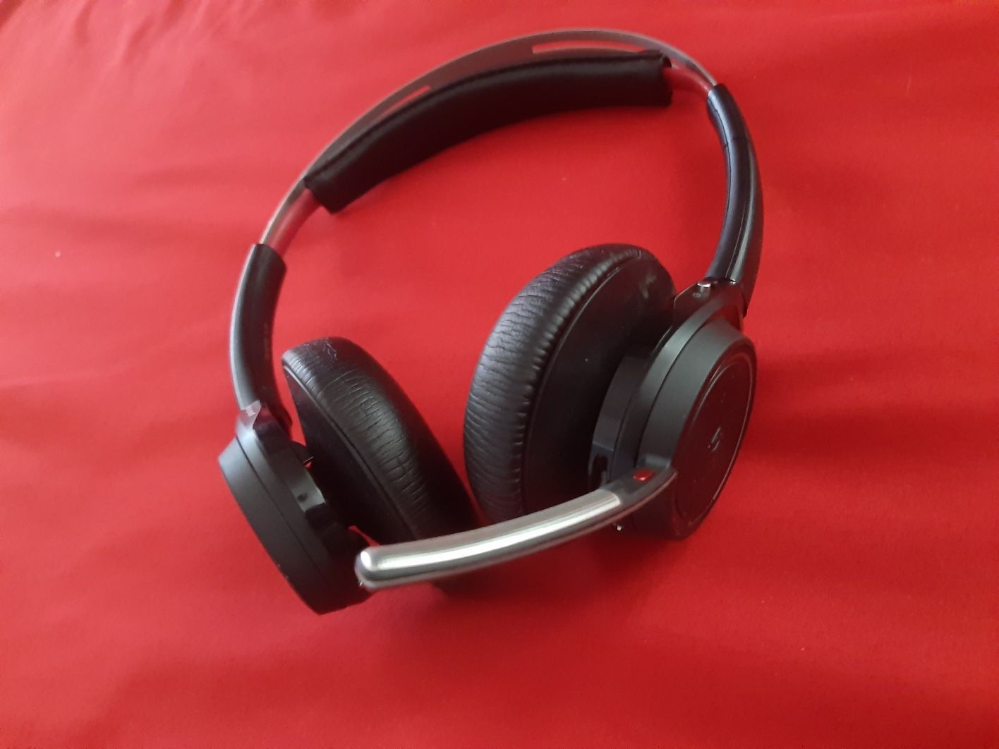 Продам свой Plantronics Focus гарнитуру блютуз бредовый из России