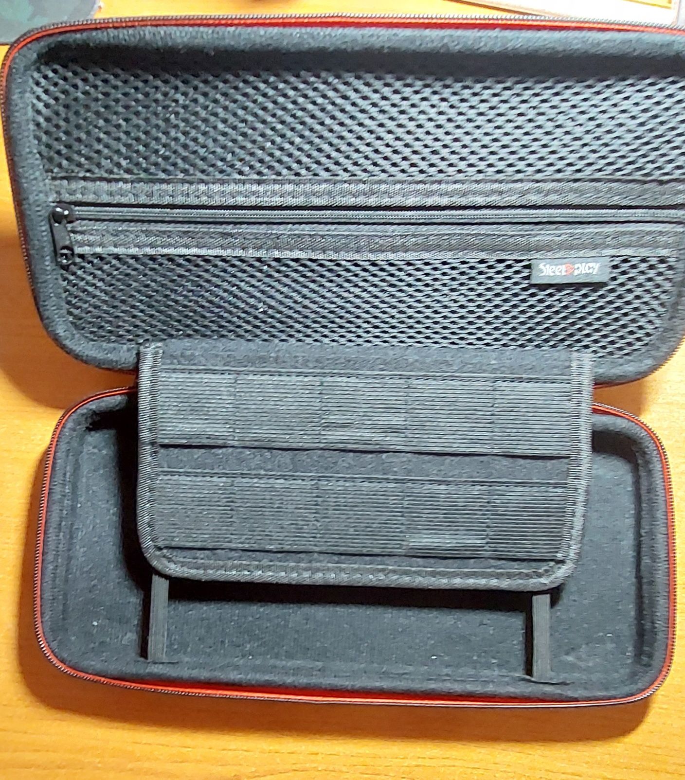 Nintendo switch+ 3 Игри и Case и калъв за пренос