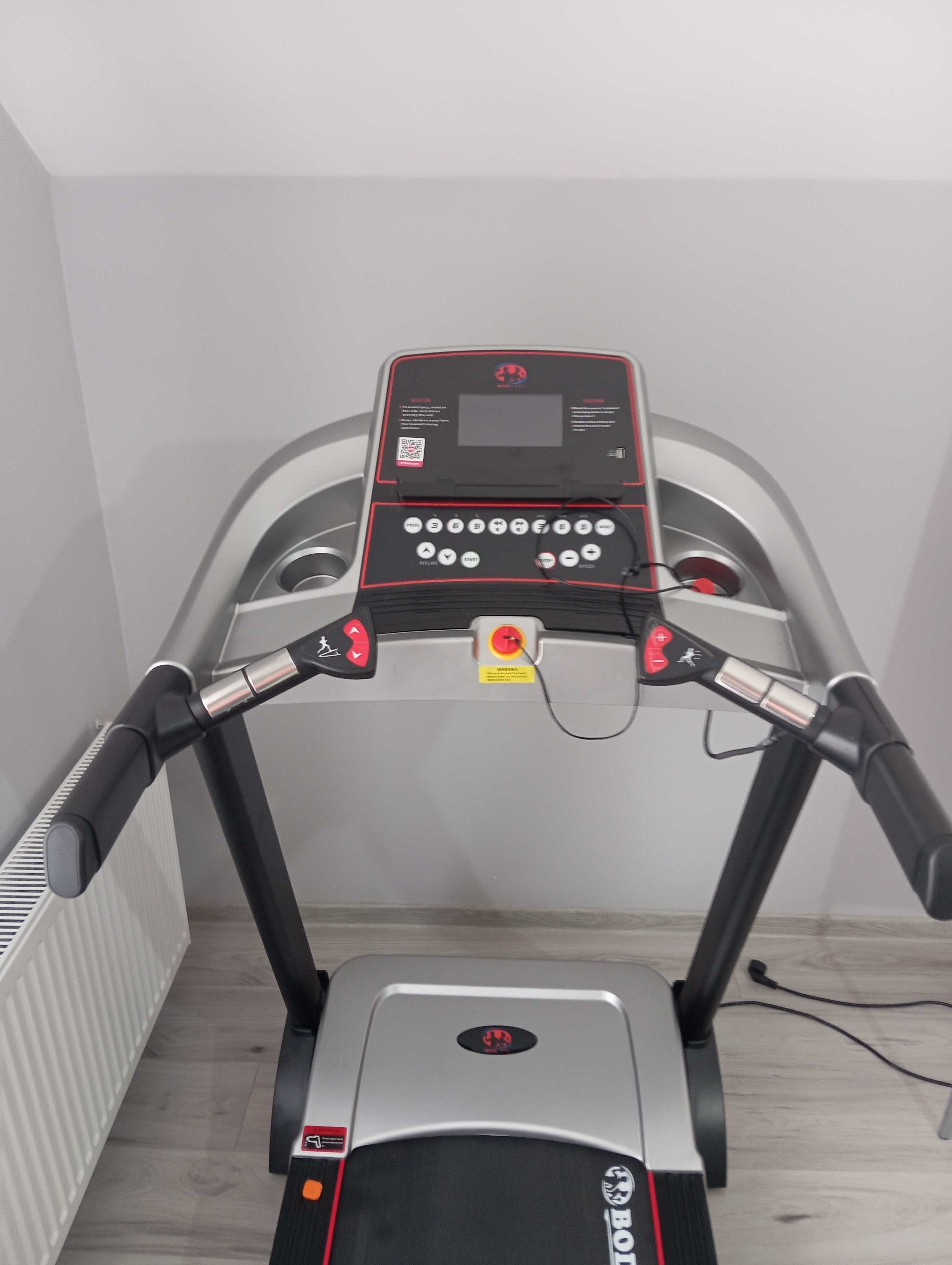 Banda de alergat BodyFit A6000 - folosita doar o luna, de cateva ori