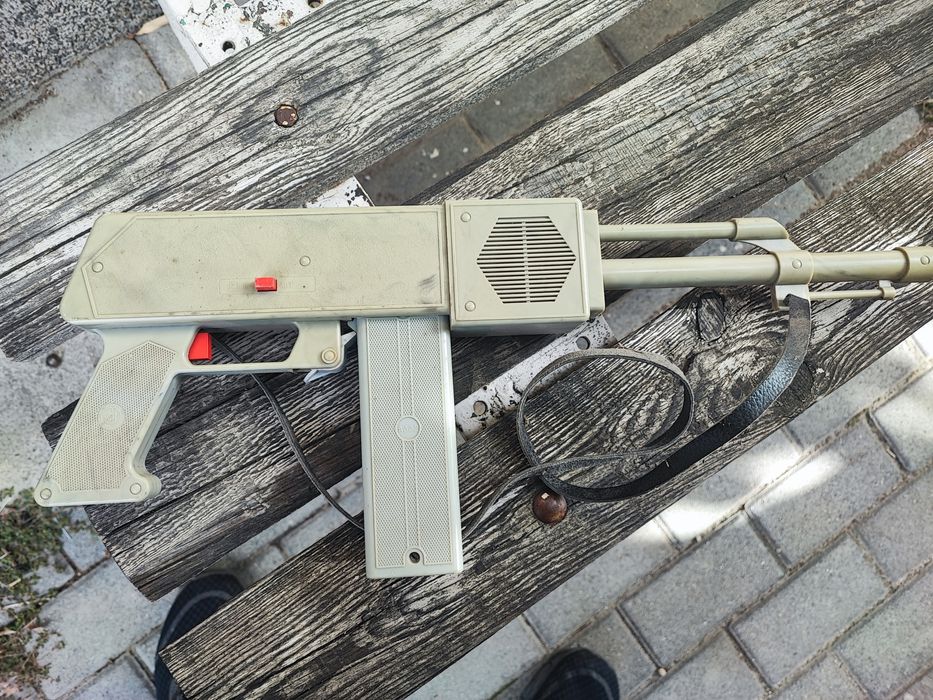 Стара руска ретро играчка автомат