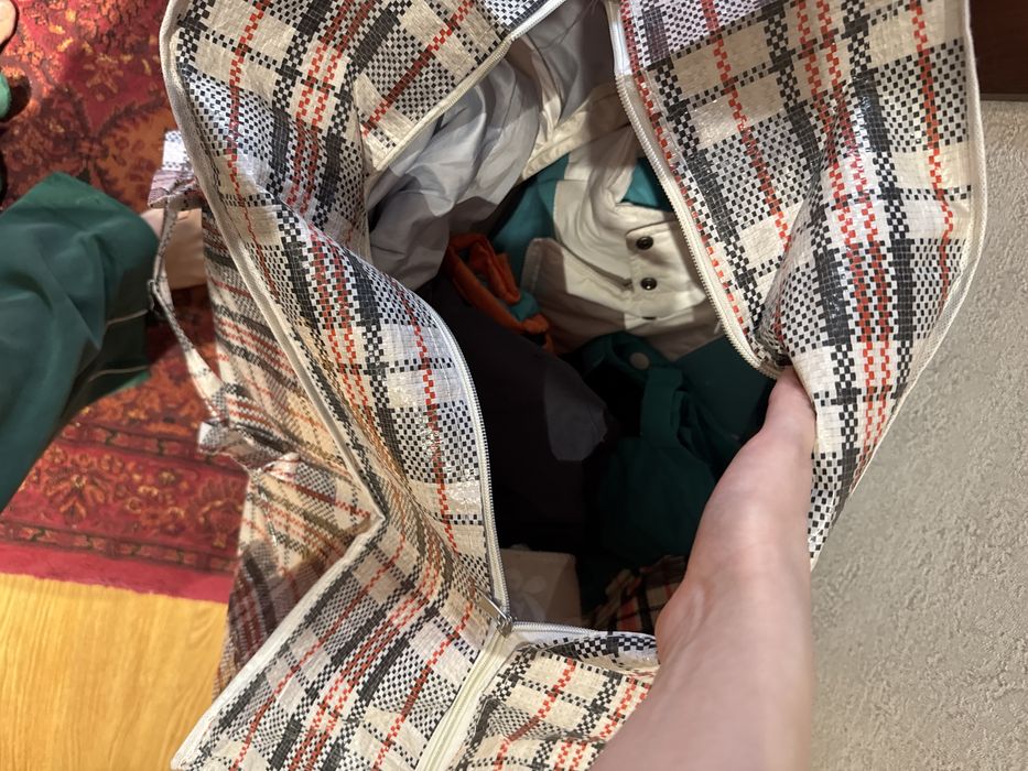 Отдам одежду  на девочек