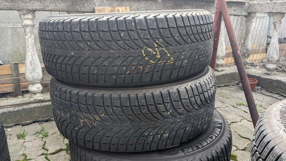 2 anvelope M+S iarna 235-65-17 Michelin 7 mm