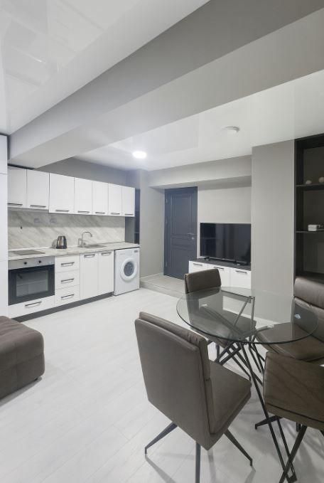 Дава се под наем Двустаен апартамент в Варна, Гръцка махала - 70 кв.м за 880 € - Снимка #1