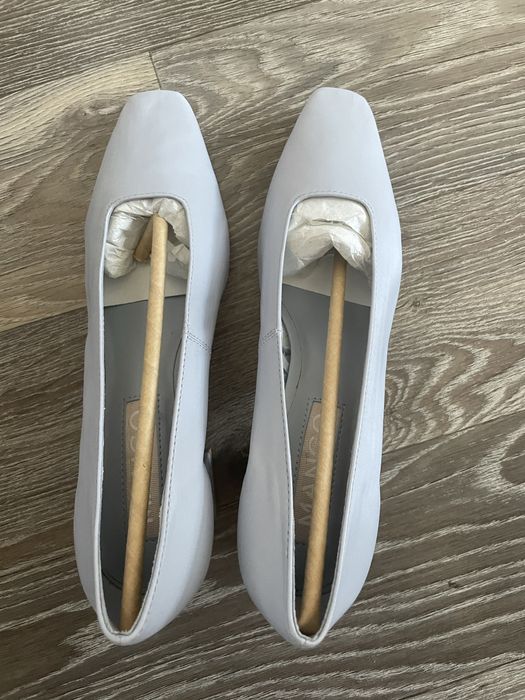 Новые кожаные туфли Mango