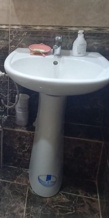 Раковина со стойкой