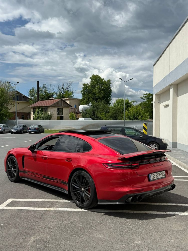 Porsche panamera turbo 4.0 V8 750cp