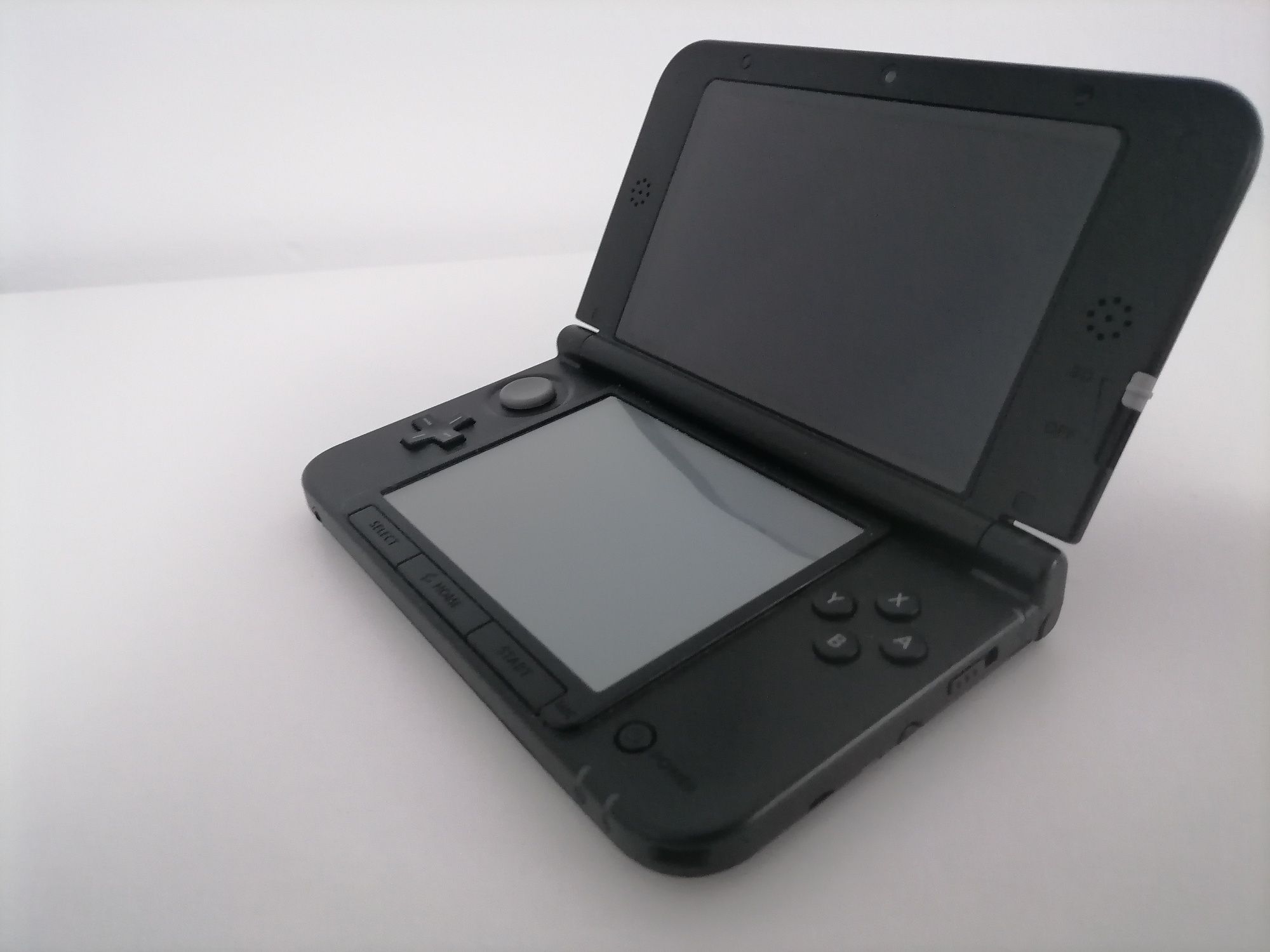 Nintendo 3DS XL modat