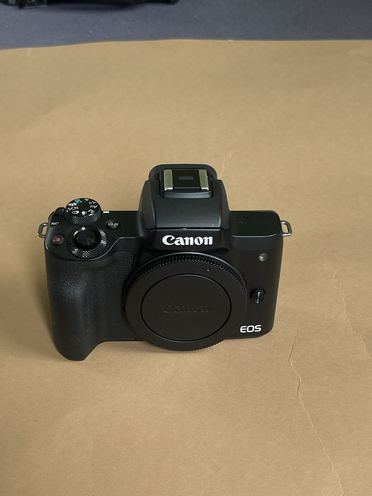 Фотоапарат Canon M50