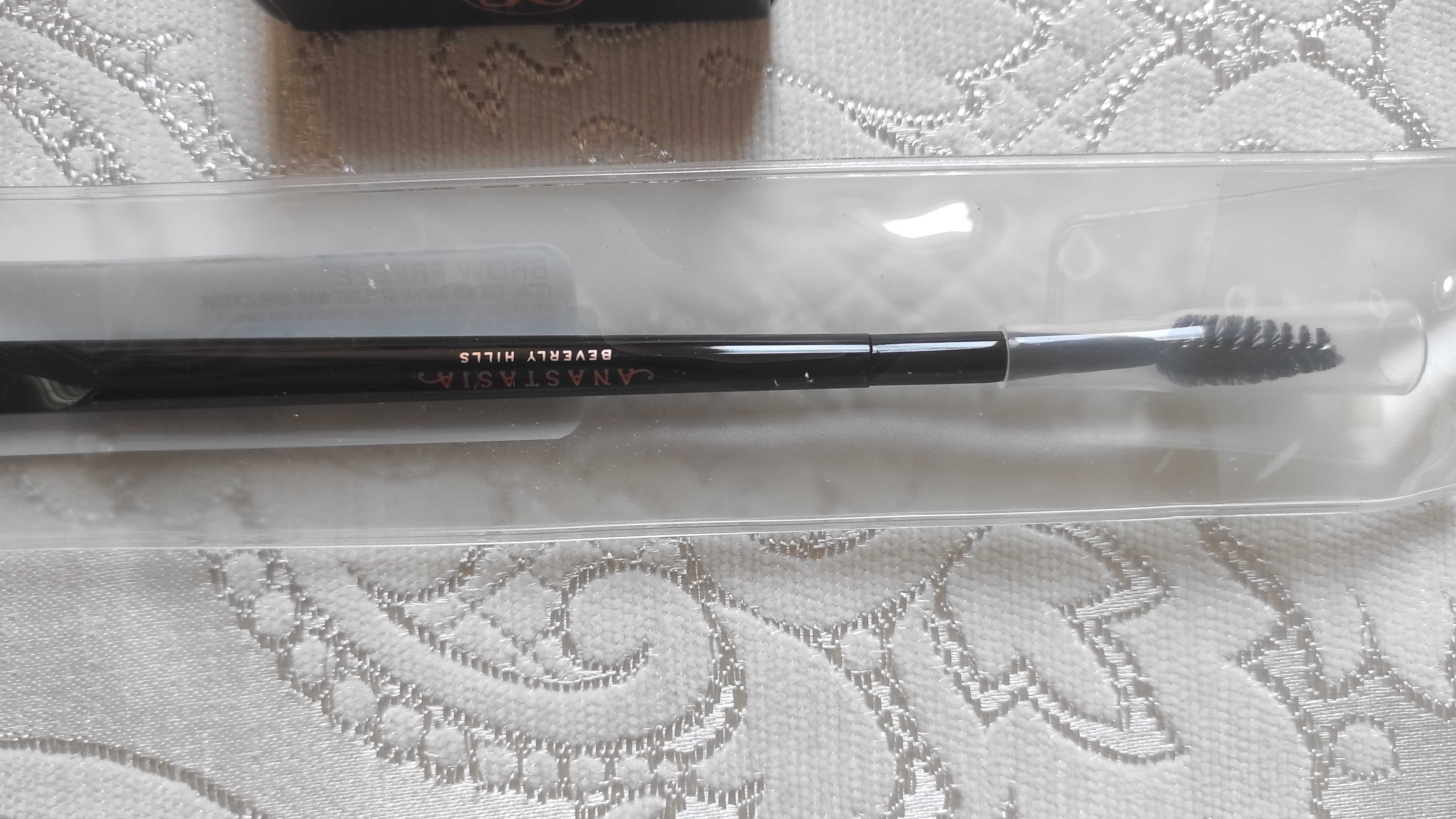 Гел и апликатор за вежди brow freeze Anastasia beverly hils