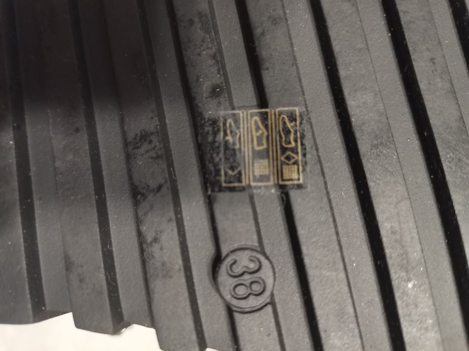 Нови дамски зимни боти номер 38