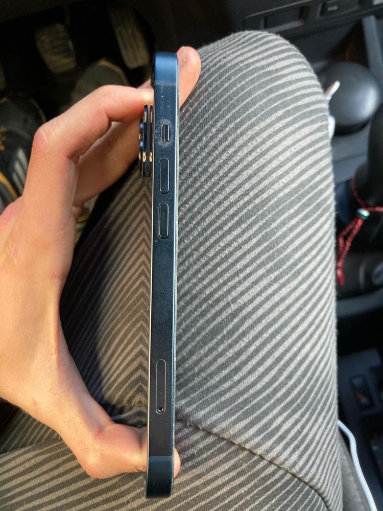 Продавам Iphone 14