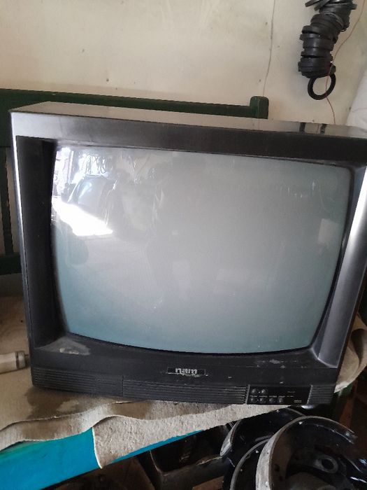 Телевизор б/у цветной