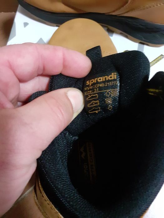 Adidași pe copii mărimea 31