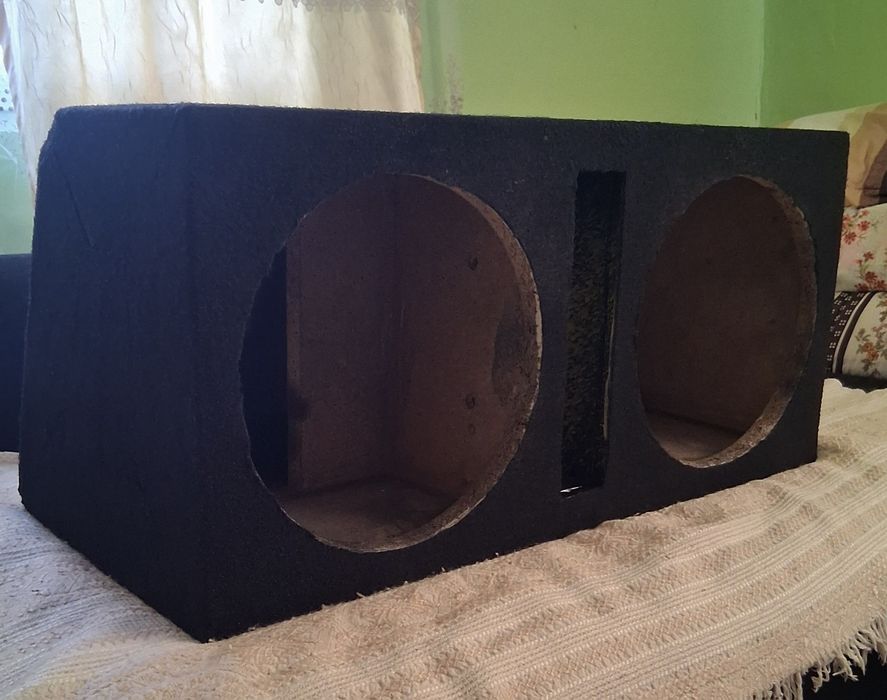 Vând incinta subwoofer dual 12inch