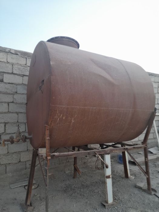 5 тонналик темир ёмкость сотилади сувга ишлатилган
