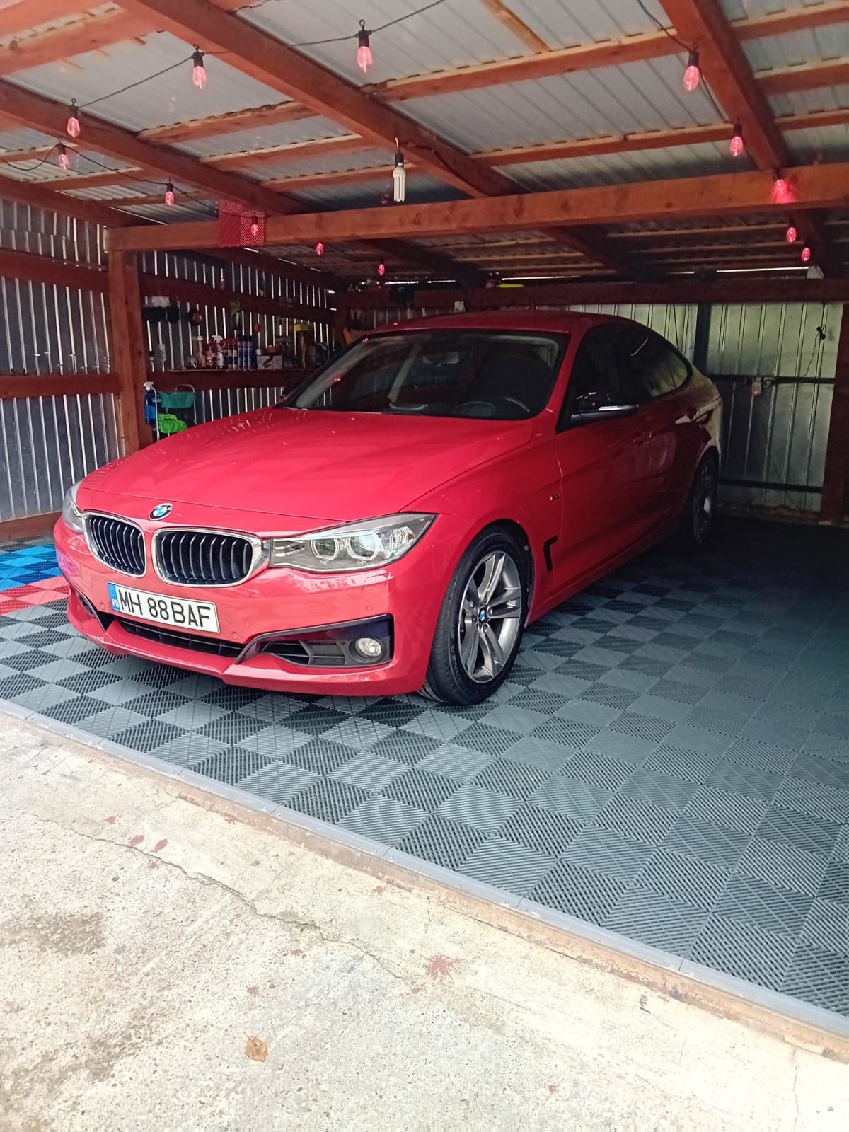 BMW 325 GT an 2014