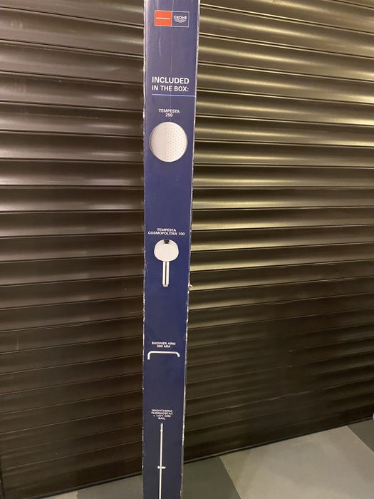 Coloana dus cu baterie si termostat Grohe Tempesta Cosmopolitan System