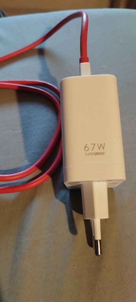 Încărcător de la 1 OnePlus de 67 w