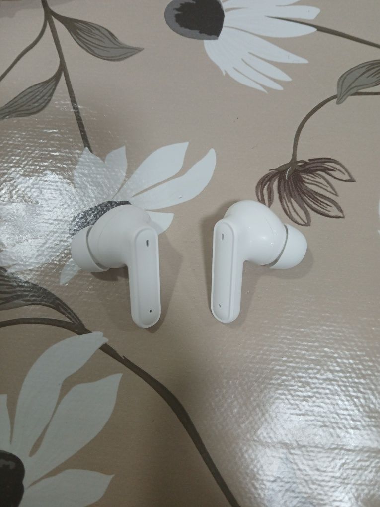 airpod cu încărcător