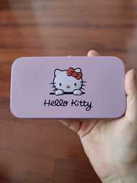 Cutiuță Hello Kitty cu 7 pensule pentru machiaj, nouă