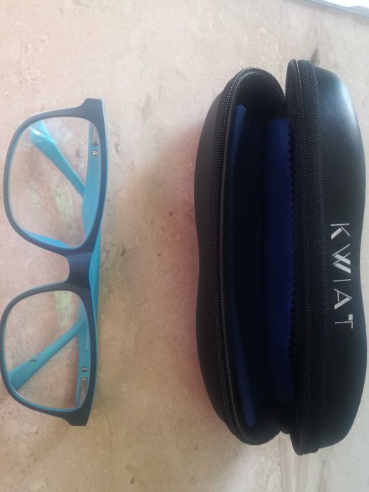 Продавам Диоптрични очила-0,5 и на двете -KWIAT