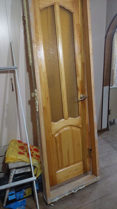 Продам межкомнатные двери, 60см