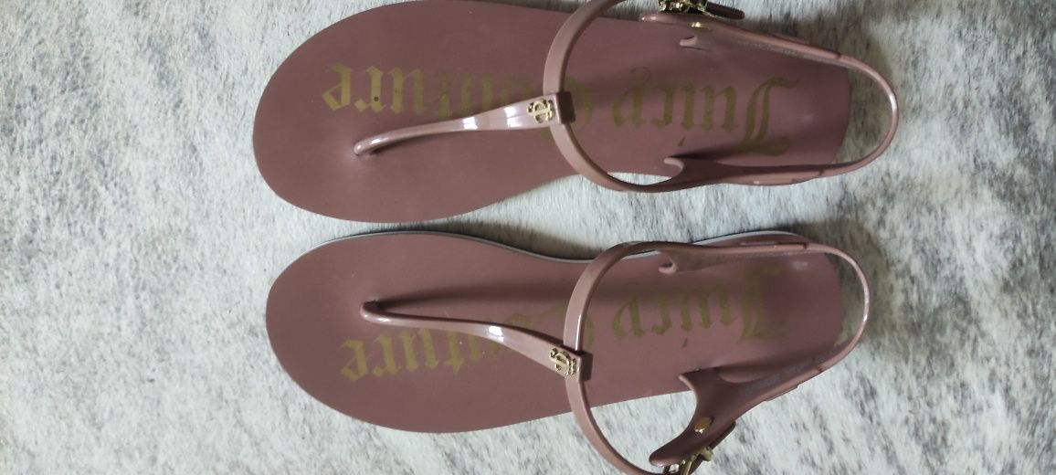 Нови сандали Juicy Couture