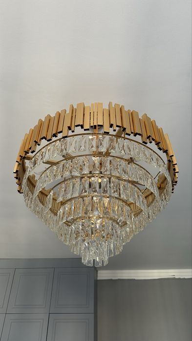 Продается поднавесная люстра